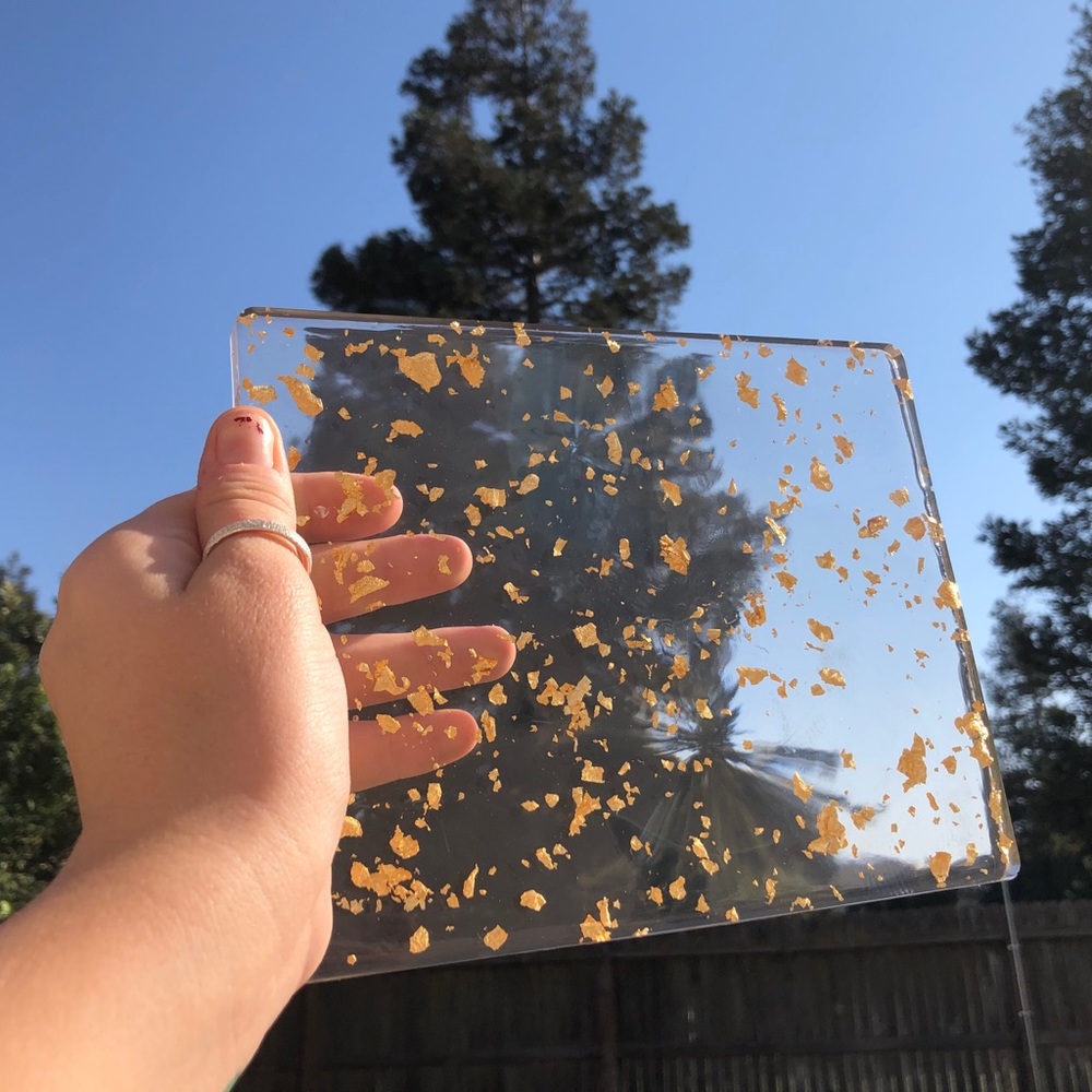 Resin tray